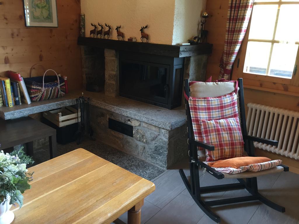 Chalet Charming Grachen Ruang foto